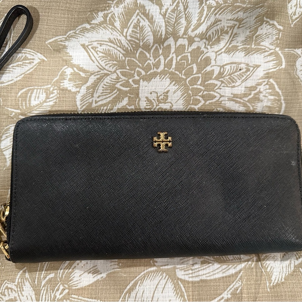 Tory Burch wristlet wallet